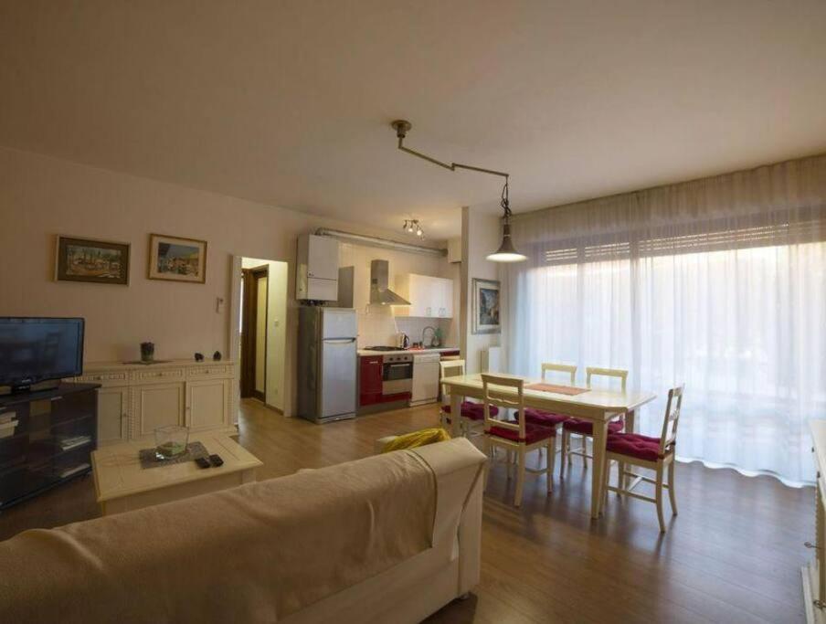 Solaris Apartment With Swimming Pool Lazise Exterior foto