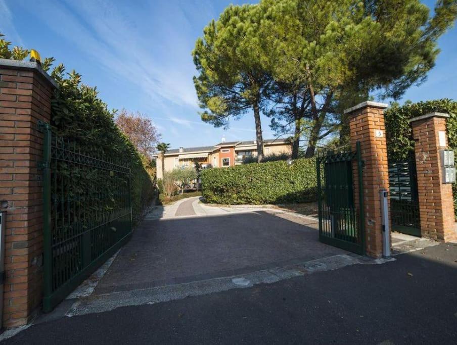Solaris Apartment With Swimming Pool Lazise Exterior foto
